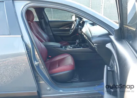 2022 Mazda Cx-30 Carbon Edition z USA, uszkodzony, nr VIN 3MVDMBCL2NM452462